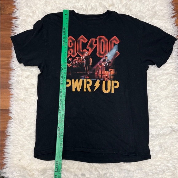 AC⚡️DC Official Band Merch Tee - Picture 2 of 5